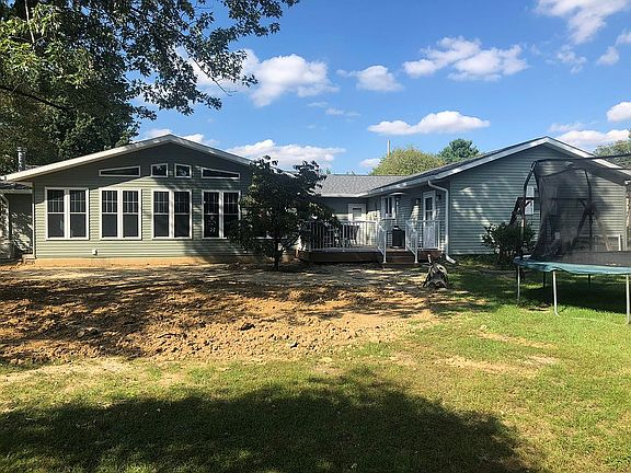 3rd image of 303 Woodland Dr