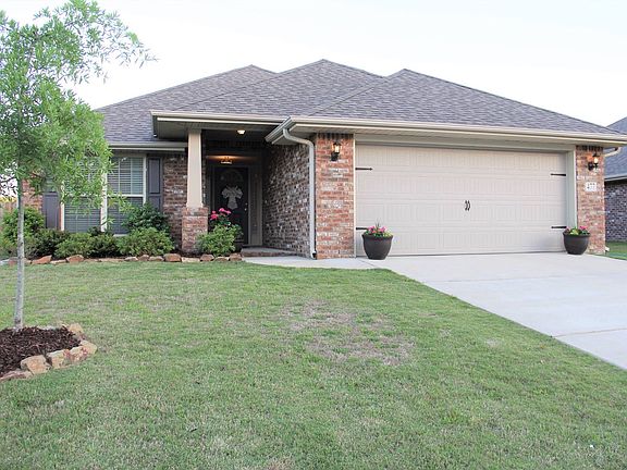 3rd image of 477 River Crest Dr N