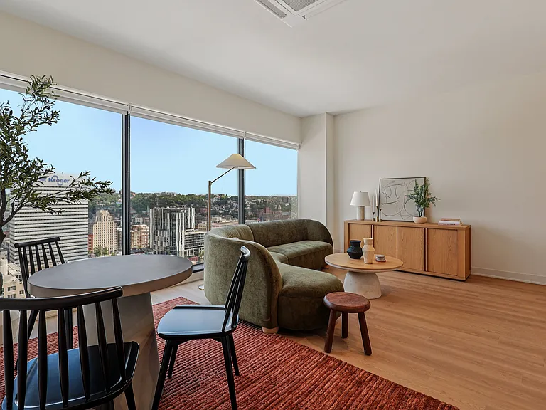 7 West 7th Apartments — Photo 20