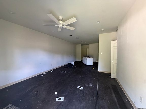 4th image of 9637-9665 Jones St