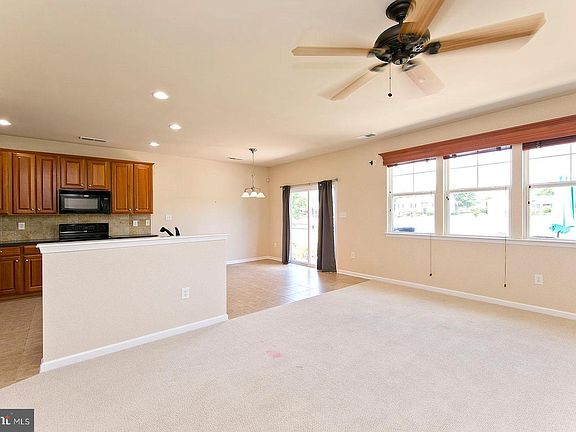 3rd image of 105 Dornach Ct