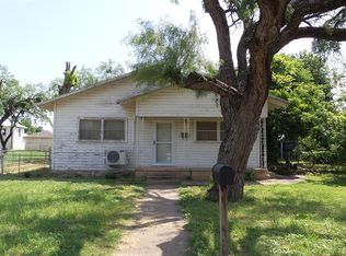 402 N 5th St, Ballinger, TX 76821