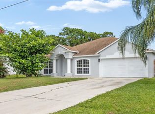 473 SE Thornhill Dr, Port Saint Lucie, FL 34983