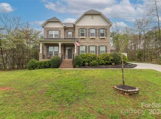 1527 Green Leaf Ln, Denver, NC 28037
