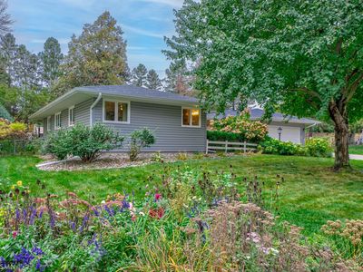 2444 Mamie Ave E, Maplewood, MN, 55119