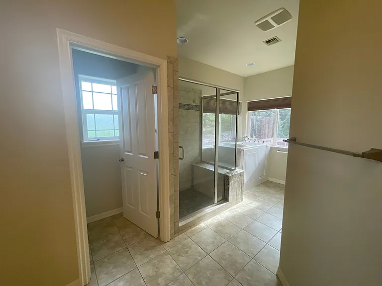 228 Winchester Creek Ave — Photo 15
