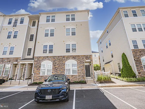 24680 Byrne Meadow Sq, Aldie, VA 20105