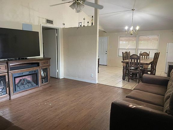 4th image of 3702 Glacier Ln
