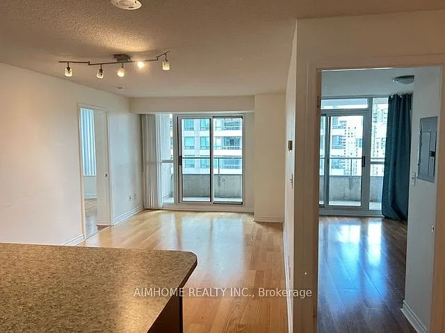 18 Spring Garden Ave #1903 — Photo 7
