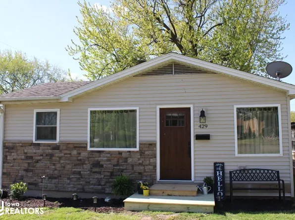 429 Glasgow St, West Burlington, IA 52655