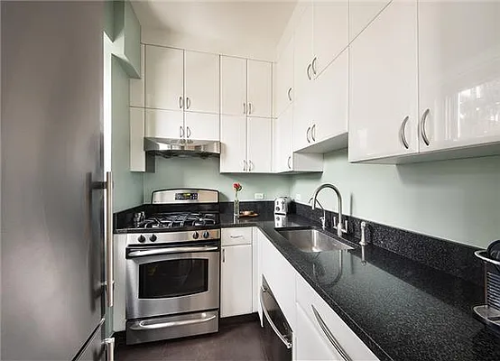 Sold by Warburg | media 10