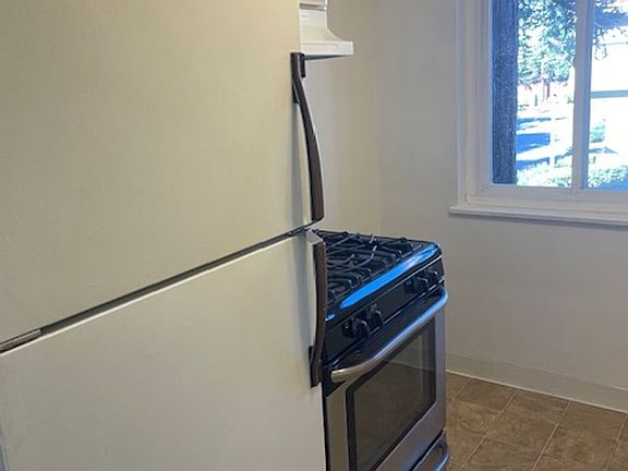 5th image of 515 N San Pedro St #10