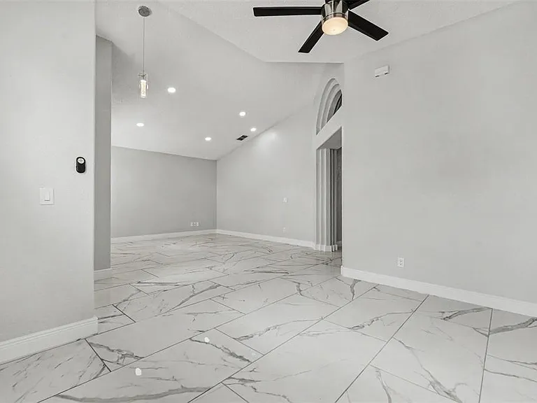 11504 Wellman Dr — Photo 7