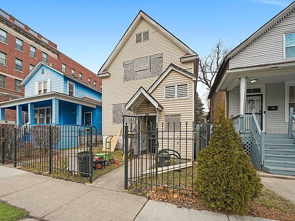 2nd image of 5514 W Race Ave #1
