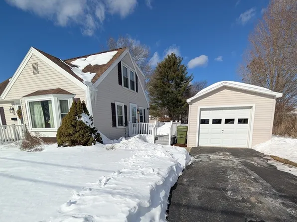 14 Walnut St, Oxford, MA 01540