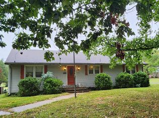 1805 E Green St, Clinton, MO 64735