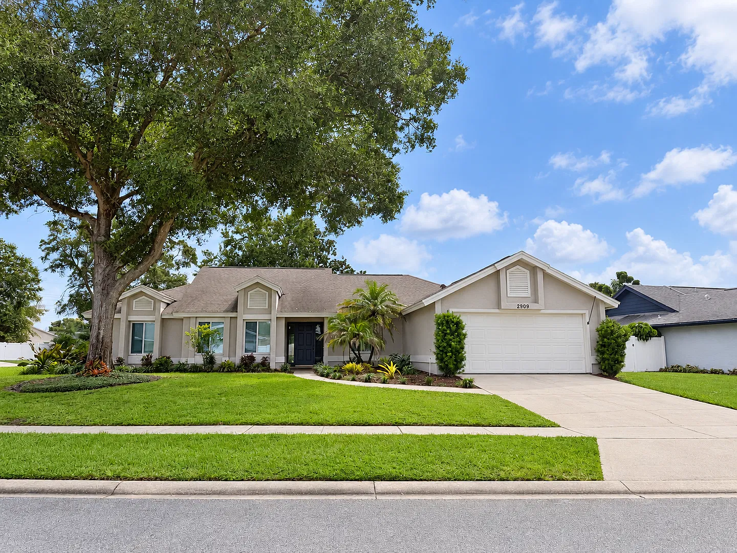 Beautifully Updated and Move In Ready in Oviedo — Photo 1