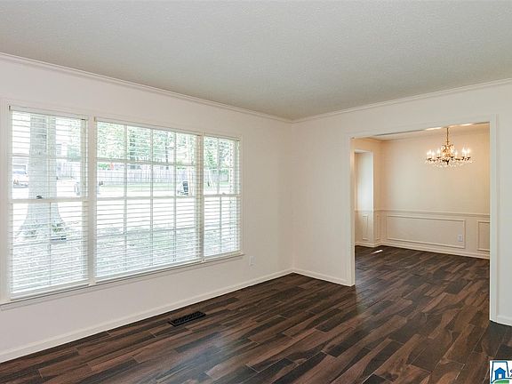 5th image of 932 Mountain Branch Dr