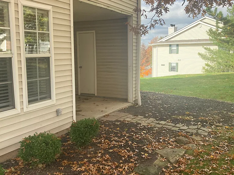 Dover Farms Apartments — Photo 55