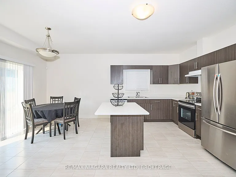 3595 Carolina Ct — Photo 10