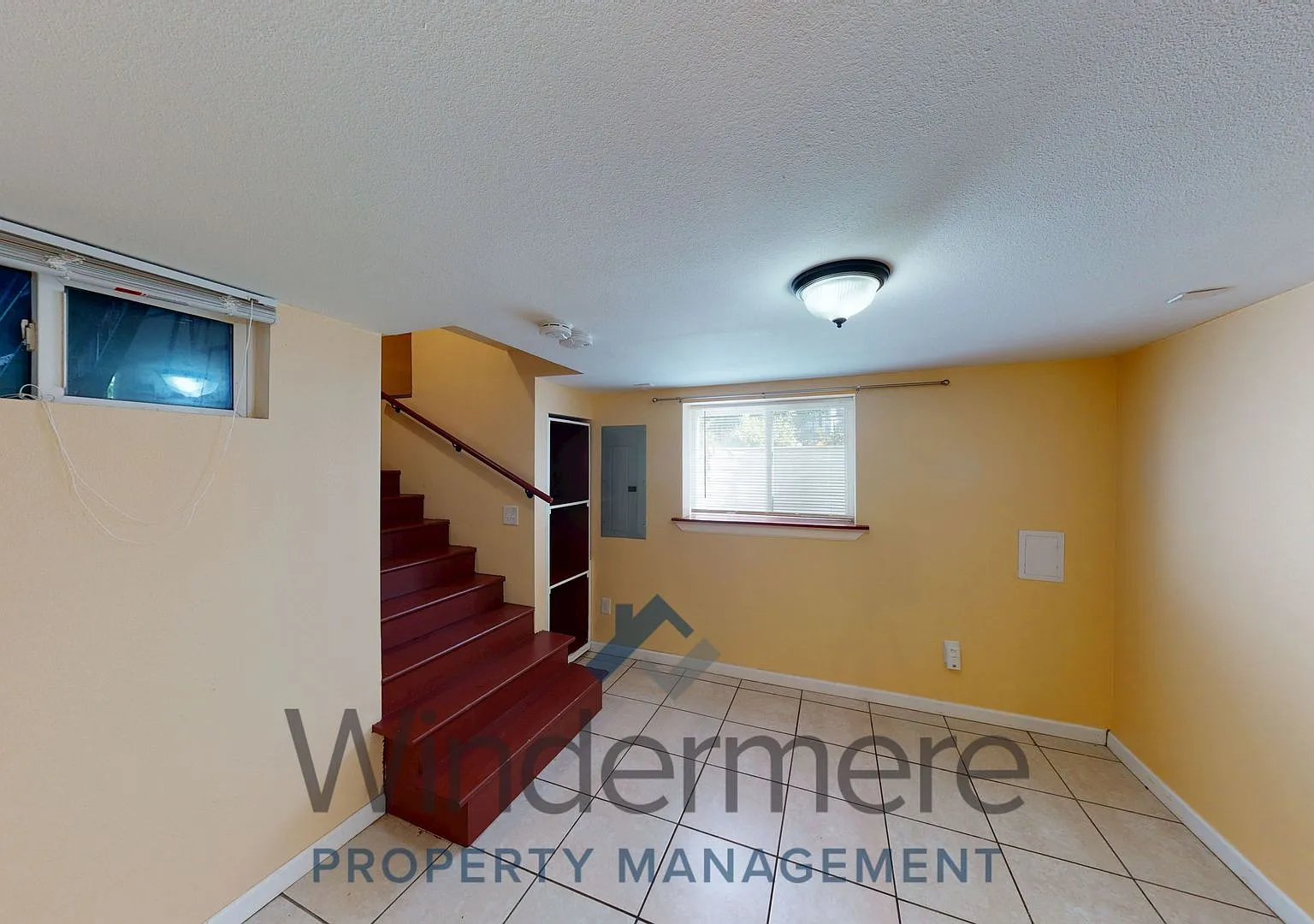 527 E Cherry **Basement Apartment - Flat Rate of $50/month for All Utilities** — Photo 3