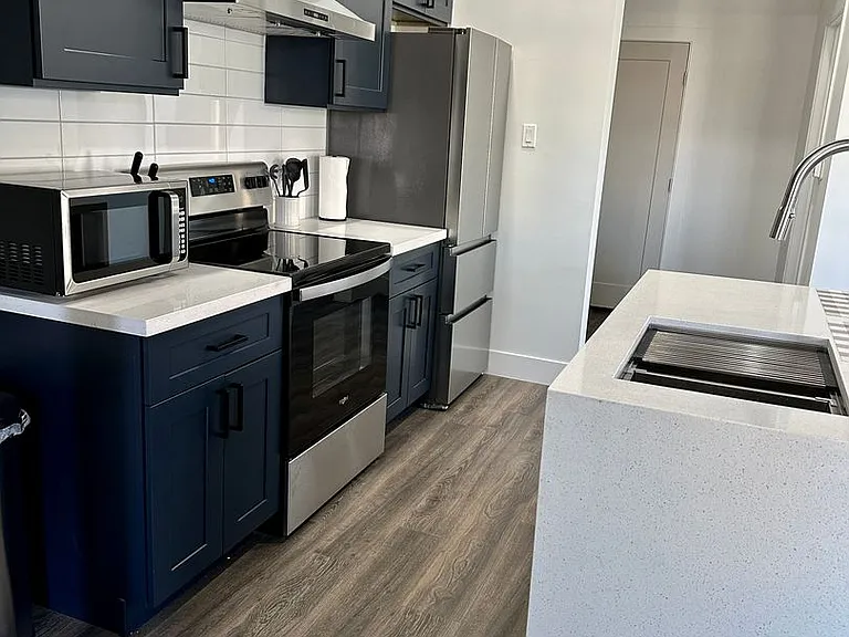 326 N 17th Dr — Photo 109