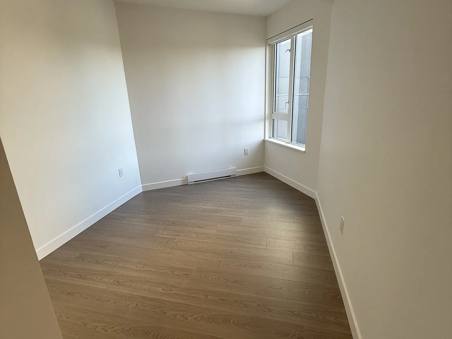 2 bed, 900 sqft, $3,000 — Photo 3