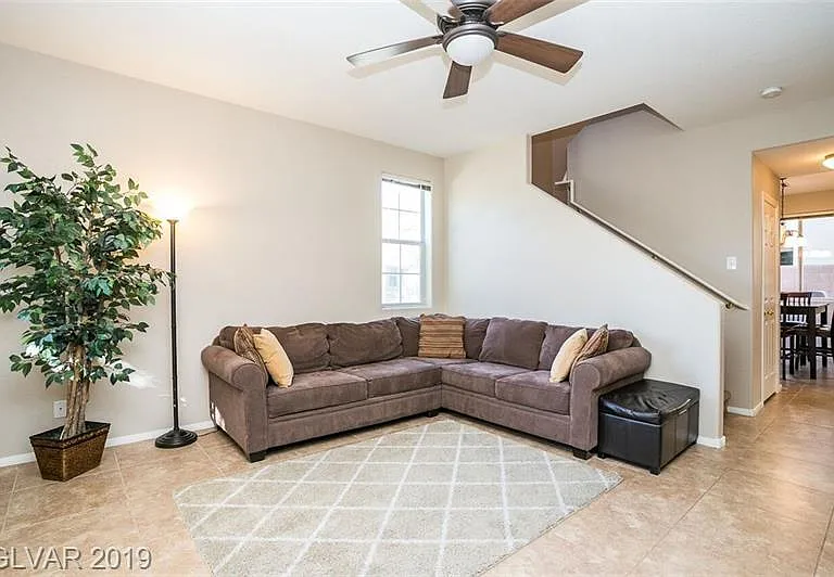 1142 Village Crossing Ln — Photo 3