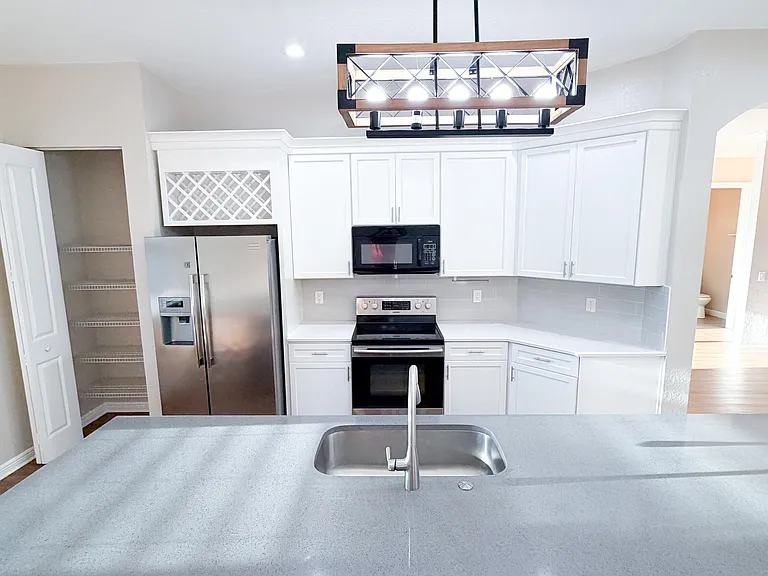 4002 SW Jarmer Rd — Photo 8