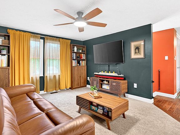 3rd image of 215 Princeton Dr