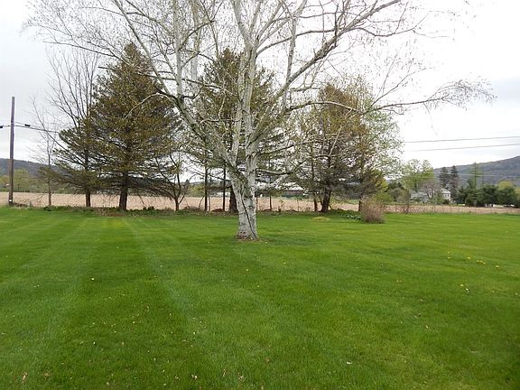 2nd image of 18 Medallion Dr