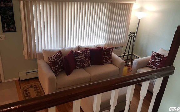 4th image of 511 Ronkonkoma Ave