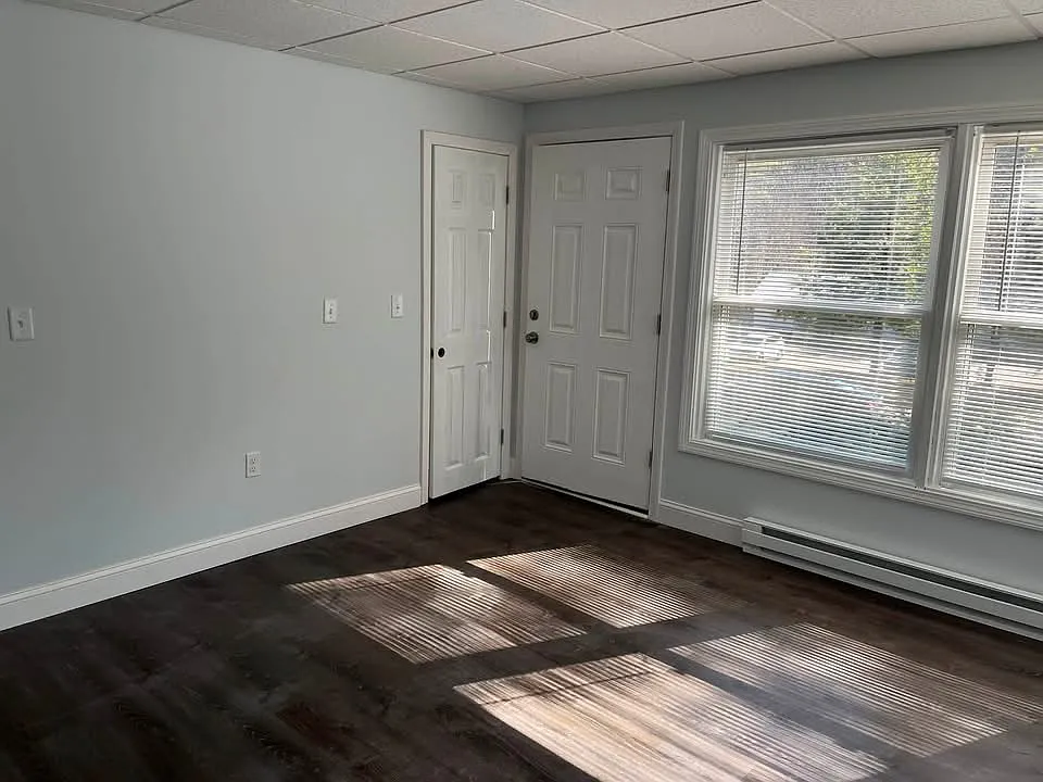 2 bed, 700 sqft, $1,900 — Photo 2