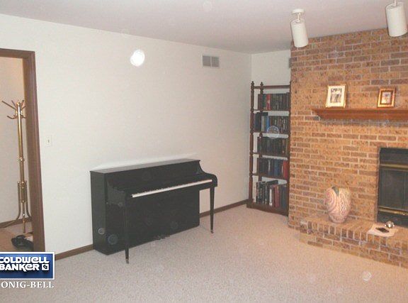 5th image of 1225 Buell Ave