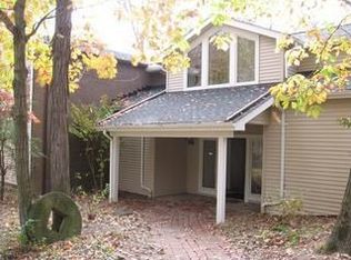 1248 W Aurora Rd, Sagamore Hills, OH 44067