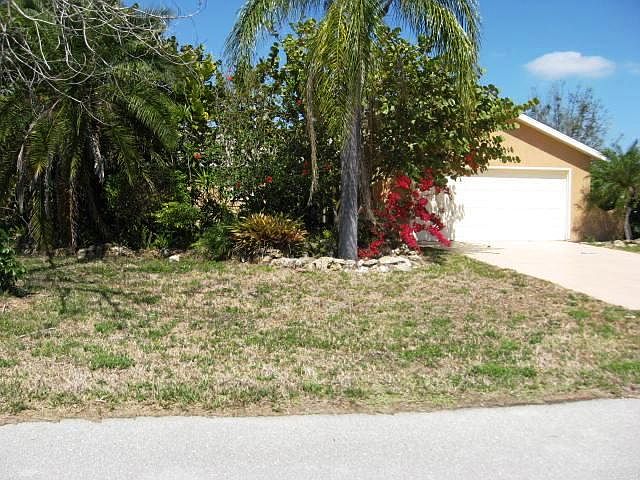 1st image of 221 SW 38th St