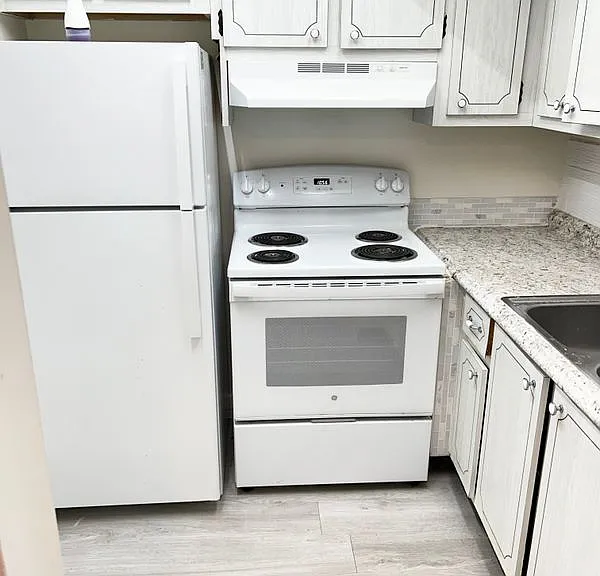 2929 SE Ocean Blvd #B2 — Photo 17