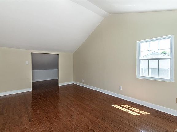 5th image of 9508 Stockbridge Dr