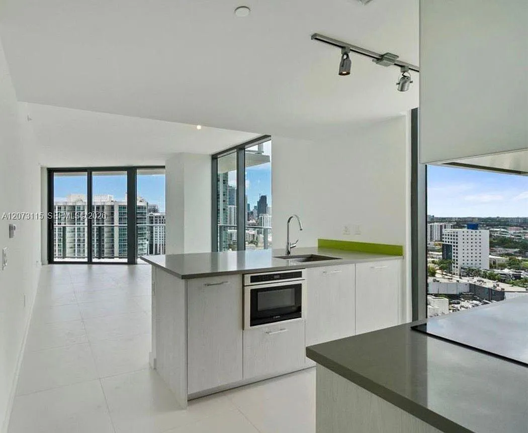 2 bed, 1084 sqft, $4,500 — Photo 1