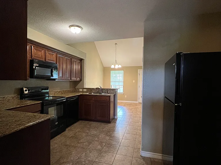 1470 N Belknap St — Photo 7