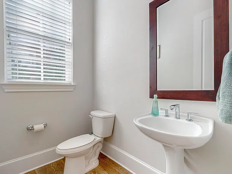 638 Dalton Ln #802 — Photo 32