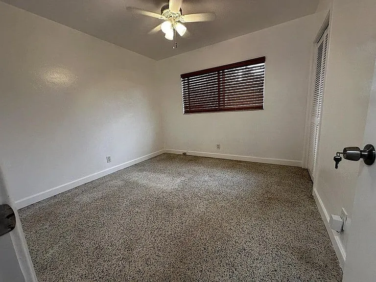 950 E Dayton Cir — Photo 4