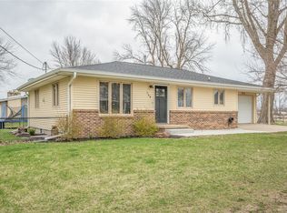 360 SW Walnut Ave, Earlham, IA 50072