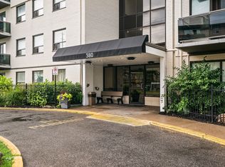 380 Gibb St #209, Oshawa, ON L1J1Z3