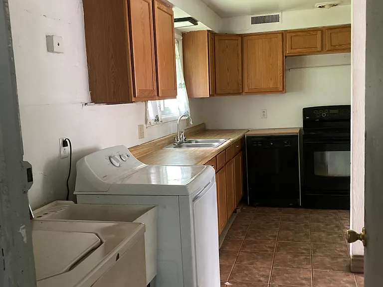 168 Graham Rd — Photo 13