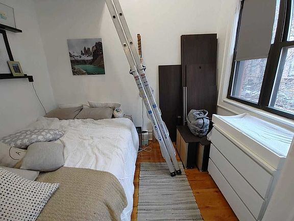 4th image of 276 Henry St APT 2A