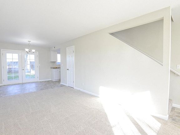 3rd image of 1345 Vine St