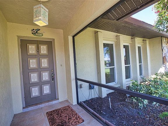 3rd image of 902 Pinehurst Ln