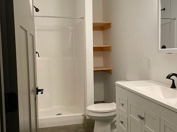 5th image of 110 E Chestnut St APT 104