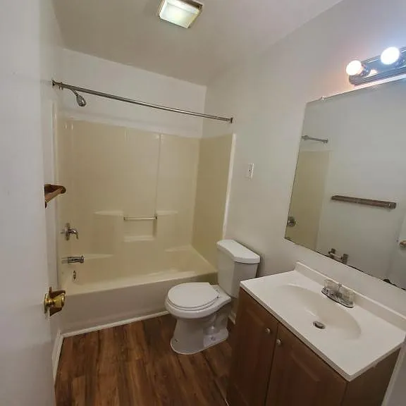 242A Hollingsworth Mnr — Photo 8